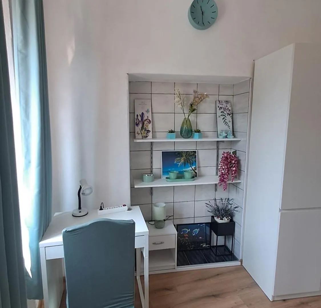 Red Blue With Private Parking And Gray Blue Apartment Pula 0*,  Kroatien
