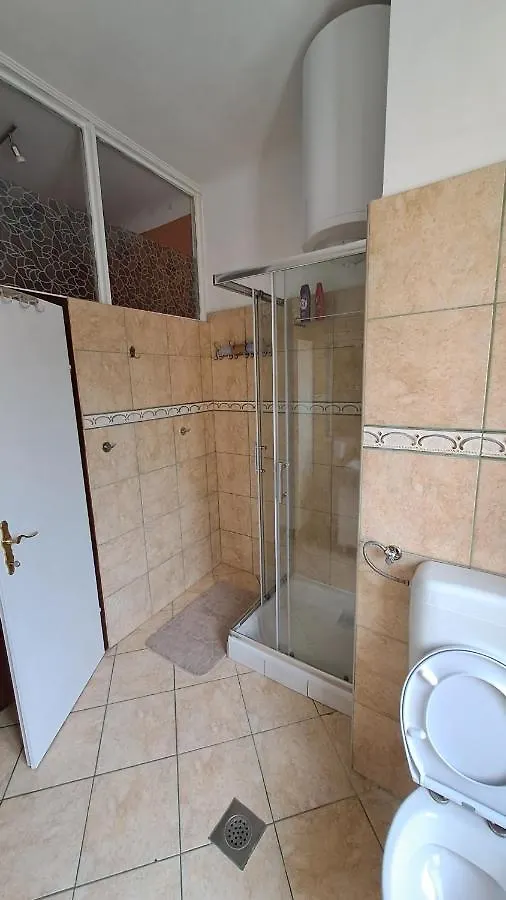 Red Blue With Private Parking And Gray Blue Apartment Pula Croatia
